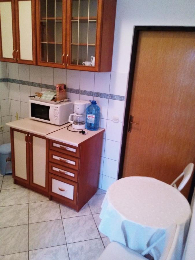 Maslina Apartment Vir Exterior photo