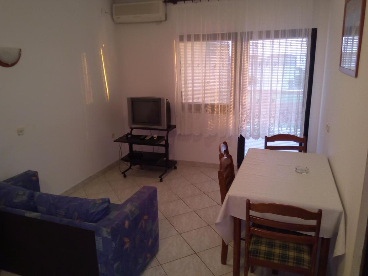 Maslina Apartment Vir Exterior photo