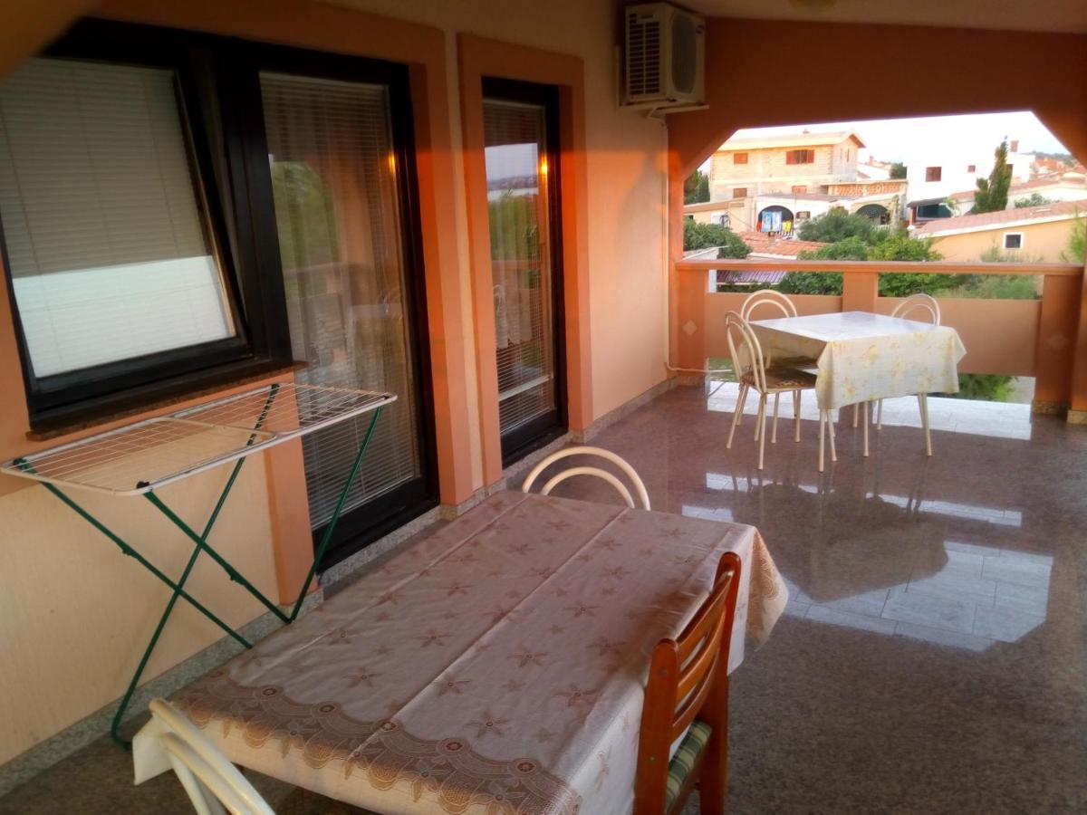 Maslina Apartment Vir Exterior photo