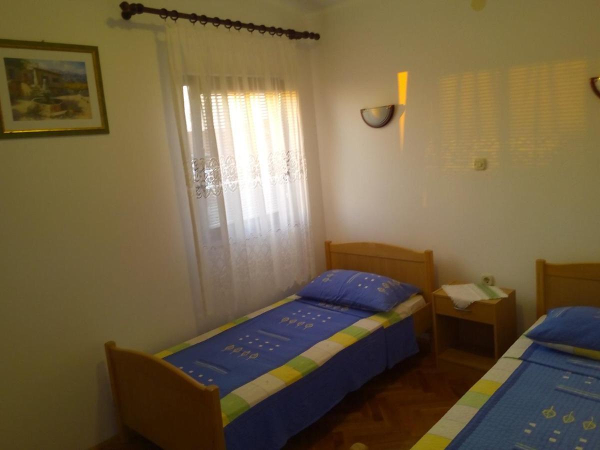 Maslina Apartment Vir Exterior photo