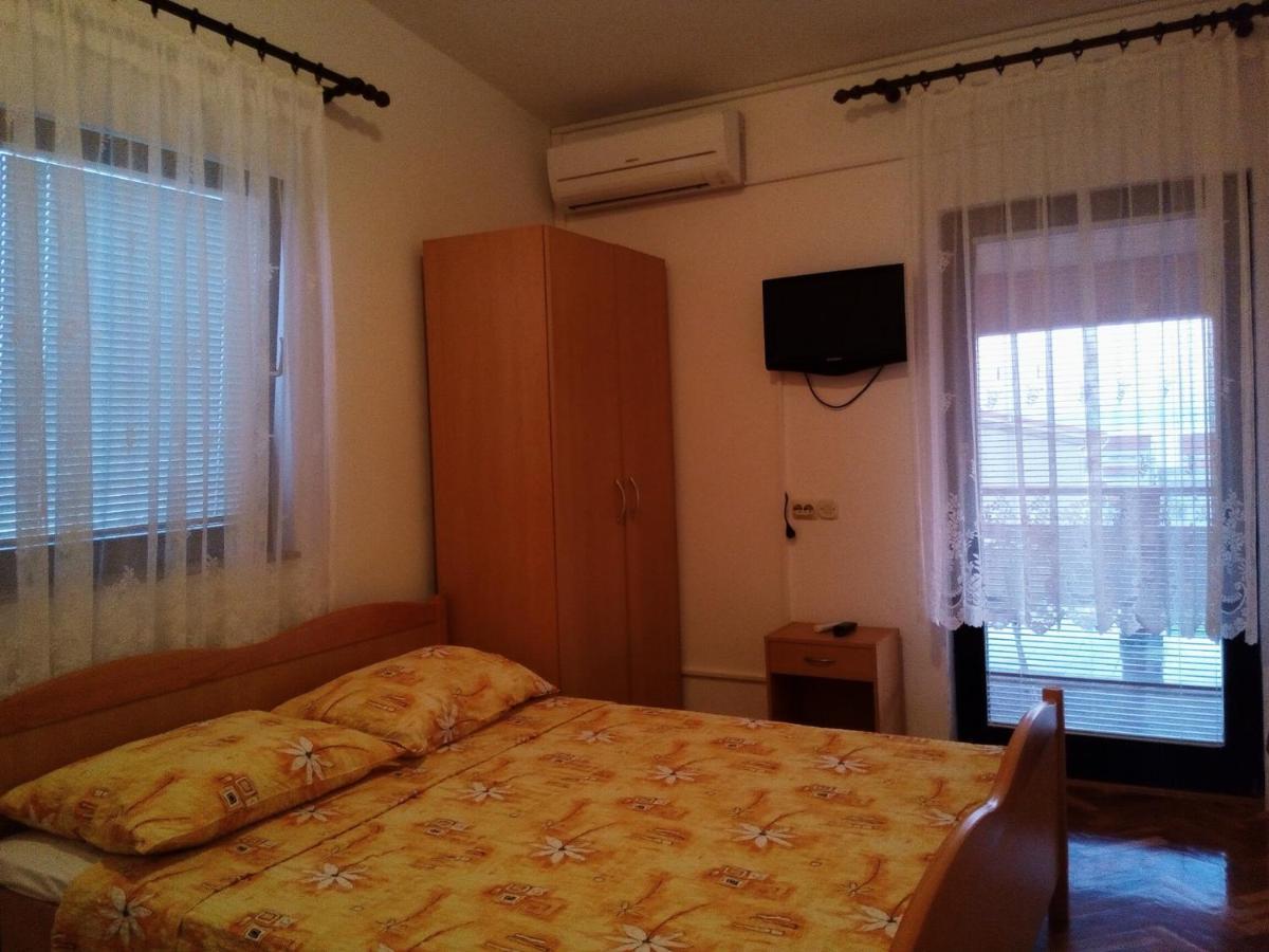 Maslina Apartment Vir Exterior photo